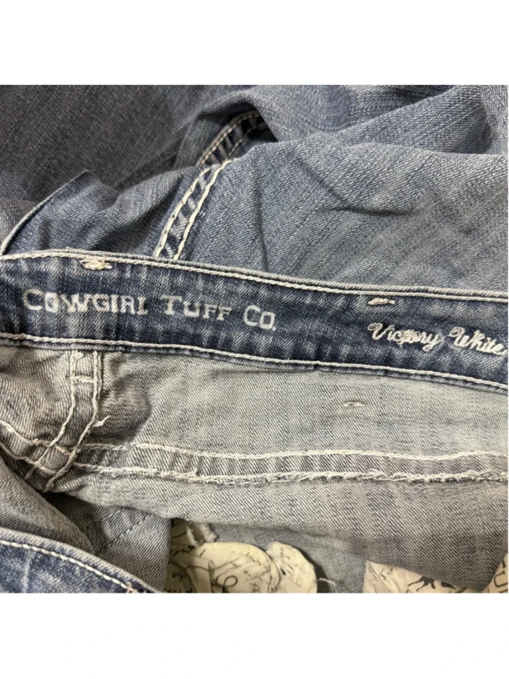 Cowgirl‎ Tuff Victory White Cross Embroidered Bootcut Jeans 33x37